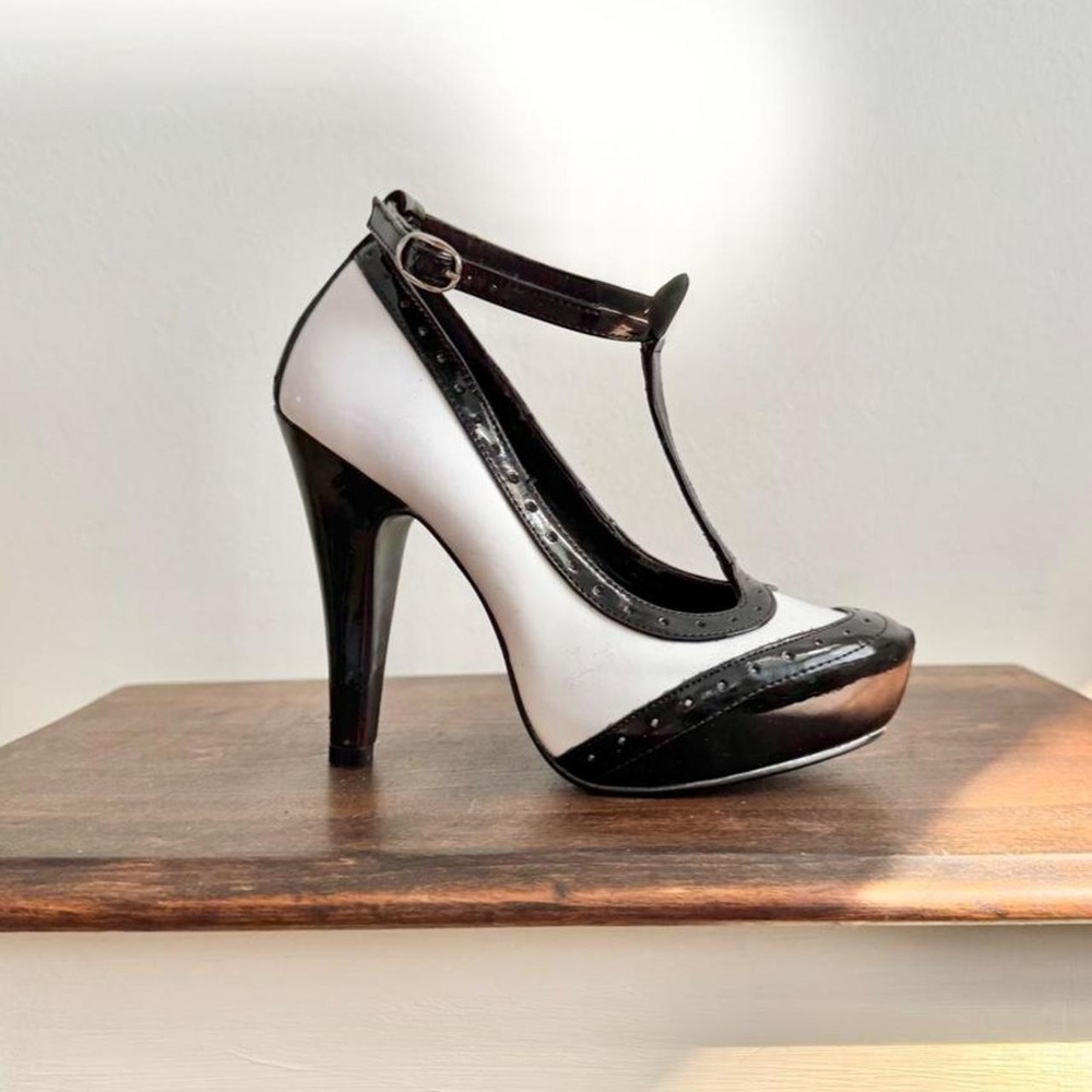 Vintage black white Oxford platform heel T strap stiletto pin up rockabilly
